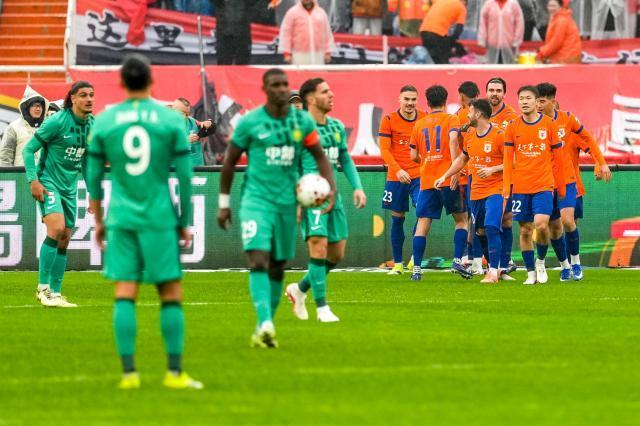 世界杯官方直播软件官网下载-中超第2轮综述：蓉城2连胜领跑 武磊时隔302天破门