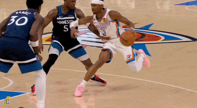 世界杯比赛在线观看地址-华子亲手送亚历山大20+！这眼神，是要弑父啊！|吉安尼斯·安特托孔波|雄鹿|步行者|NBA|雷霆_新浪体育_新浪新闻